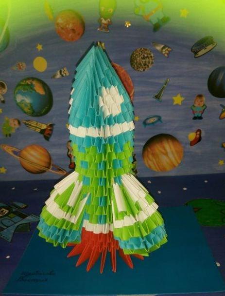 Поделки своими руками День космонавтики. Ракета из бумаги модульное оригами Поделки для детского сада