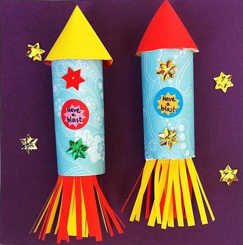 Поделки своими руками День космонавтики. Ракеты из бумаги Поделки на праздники