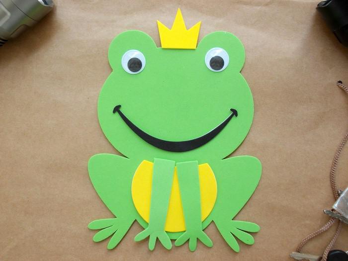 Поделки своими руками поделки для детского сада. Лягушка из цветной бумаги Поделки для детского сада