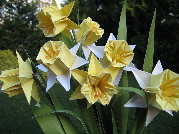 Поделки своими руками 8 марта. Нарциссы оригами Поделки для детского сада