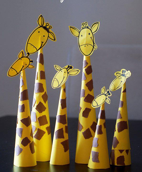 Поделки своими руками Поделки из бумаги. Жирафы из бумаги на конусах Поделки для детского сада