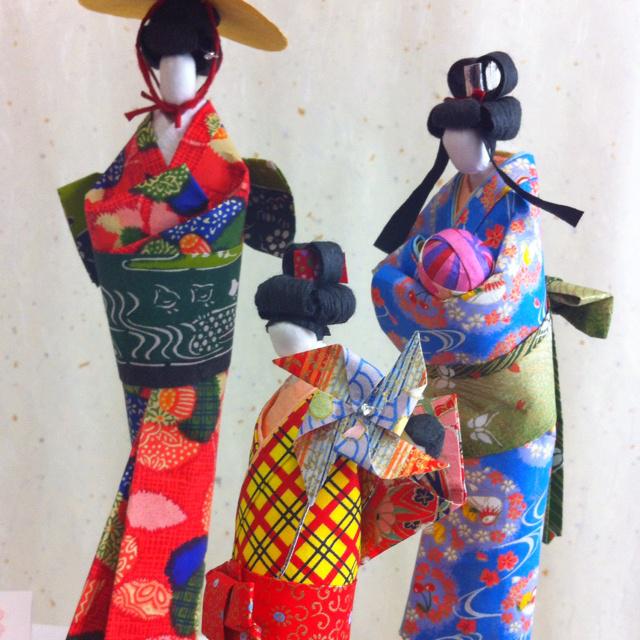 Поделки своими руками бумажные куклы. Японские куклы в бумажных платьях Поделки на праздники